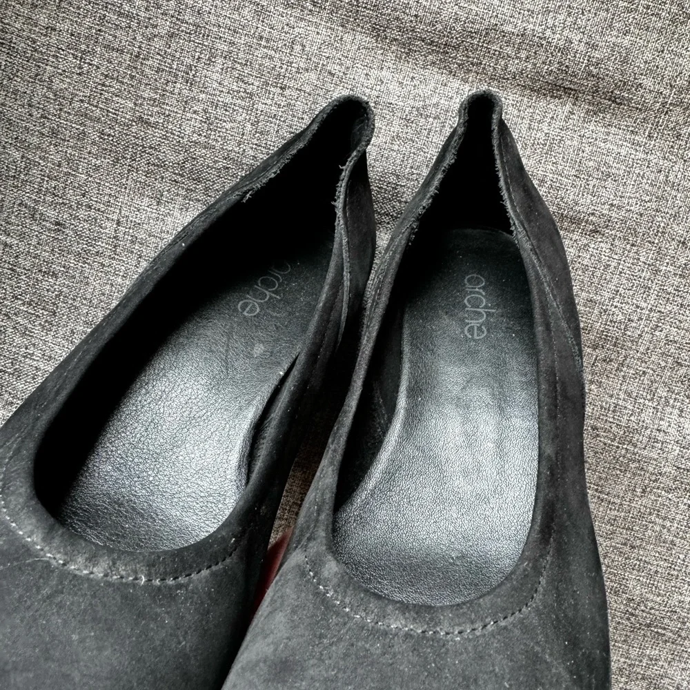 Arche wedge pumps